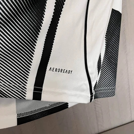 2025/2026 Juventus Home Soccer Jersey